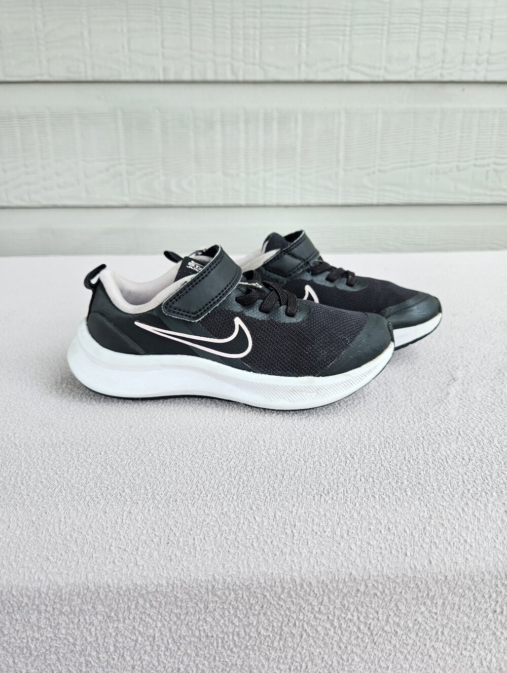 Nike Star Runner 3 Hook & Loop Sneaker SZ 11C Black Pink Athletic DA2777-002